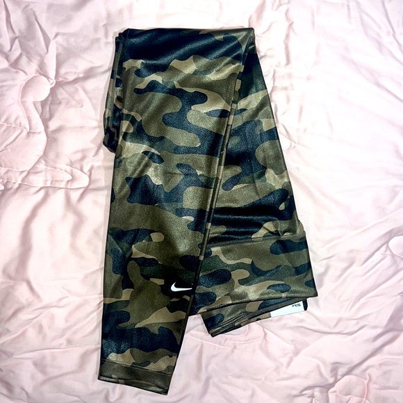 Women’s Nike Tights, Metallic Army Print - Size M - Picture 2 of 5